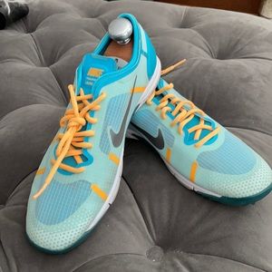 Size 11 Nike women’s shoes